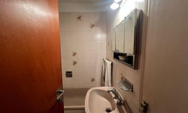 Chalet 3 ambientes con cochera en Chile y Moreno