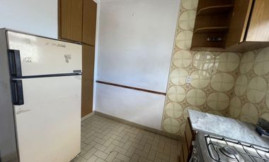 Chalet 3 ambientes con cochera en Chile y Moreno