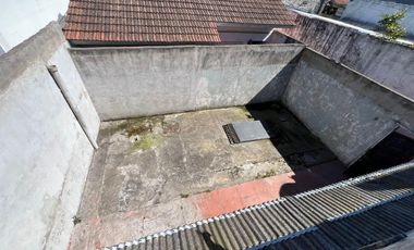 Chalet 3 ambientes con cochera en Chile y Moreno