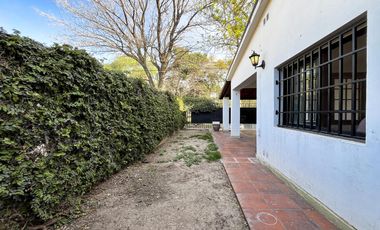 VENTA/PERMUTA- Casa - 2 dormitorios con patio y piscina - Granadero Baigorria