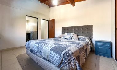 VENTA/PERMUTA- Casa - 2 dormitorios con patio y piscina - Granadero Baigorria