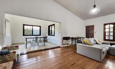 VENTA/PERMUTA- Casa - 2 dormitorios con patio y piscina - Granadero Baigorria