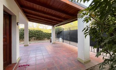VENTA/PERMUTA- Casa - 2 dormitorios con patio y piscina - Granadero Baigorria