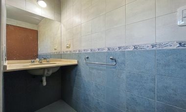 VENTA/PERMUTA- Casa - 2 dormitorios con patio y piscina - Granadero Baigorria