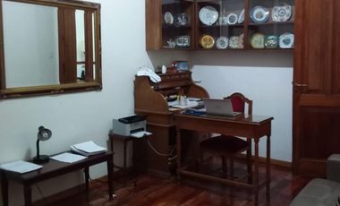 Casa en BOEDO 5 DORMITORIOS, ESCRITORIO, QUINCHO, PARRILLA.TERRAZAS, ASCENSOR.