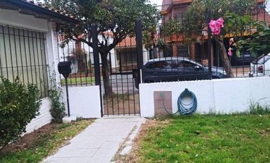 Casa en venta - 4 Dormitorios 4 Baños - Vicente López