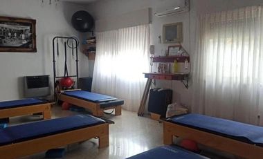 Casa en venta - 4 Dormitorios 4 Baños - Vicente López