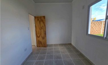 Vendo Casa Con Dos Dormitorios en Caseros, Entre Ríos.