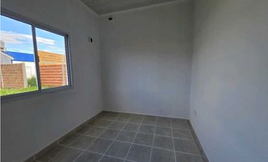 Vendo Casa Con Dos Dormitorios en Caseros, Entre Ríos.