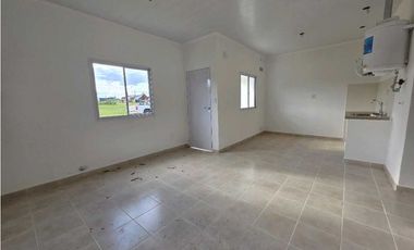 Vendo Casa Con Dos Dormitorios en Caseros, Entre Ríos.