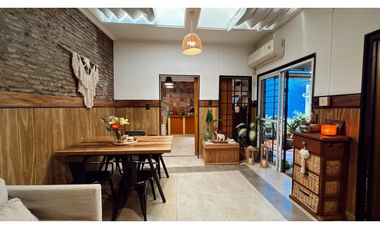 Se vende hermosa casa en calle Yrigoyen.