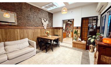 Se vende hermosa casa en calle Yrigoyen.