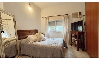 Se vende hermosa casa en calle Yrigoyen.