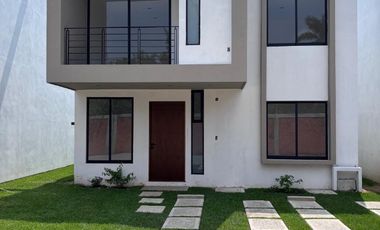 Estrene casa en condominio