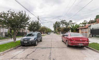 VENTA CASA 3 AMBIENTES EN LUIS GUILLÓN