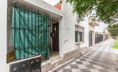 VENTA CASA 3 AMBIENTES EN LUIS GUILLÓN