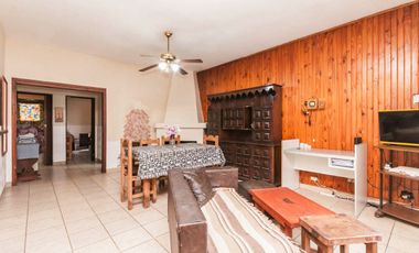 VENTA CASA 3 AMBIENTES EN LUIS GUILLÓN