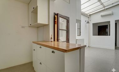 PH EN EXCELENTE ZONA DE CHACARITA - SIN EXPENSAS