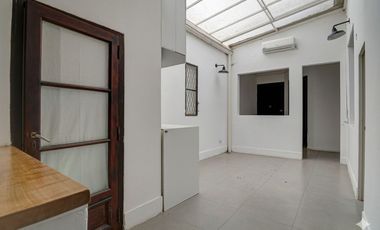 PH EN EXCELENTE ZONA DE CHACARITA - SIN EXPENSAS