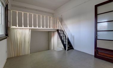 PH EN EXCELENTE ZONA DE CHACARITA - SIN EXPENSAS