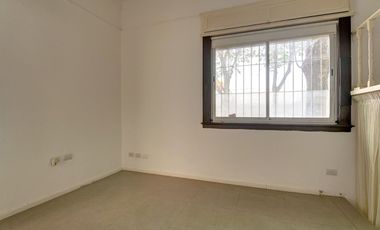 PH EN EXCELENTE ZONA DE CHACARITA - SIN EXPENSAS