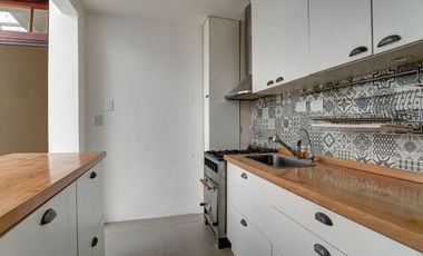 PH EN EXCELENTE ZONA DE CHACARITA - SIN EXPENSAS