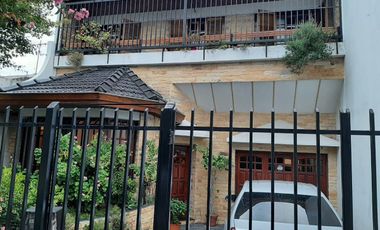 VENTA CASA DE 4 AMB | 3 COCHERAS | VILLA LUGANO