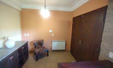 VENTA CASA CON PILETA CUBIERTA CLIM. + QUINCHO