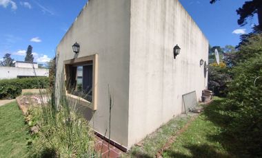 VENTA CASA CON PILETA CUBIERTA CLIM. + QUINCHO