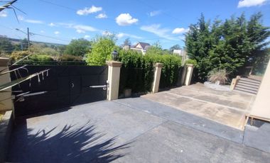 VENTA CASA CON PILETA CUBIERTA CLIM. + QUINCHO