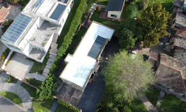 VENTA CASA CON PILETA CUBIERTA CLIM. + QUINCHO