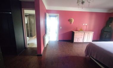 VENTA CASA CON PILETA CUBIERTA CLIM. + QUINCHO