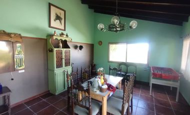 VENTA CASA CON PILETA CUBIERTA CLIM. + QUINCHO