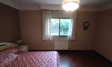 VENTA CASA CON PILETA CUBIERTA CLIM. + QUINCHO