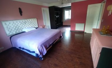 VENTA CASA CON PILETA CUBIERTA CLIM. + QUINCHO