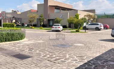 Casa en condominio en renta en San Jorge Pueblo Nuevo, Metepec, México