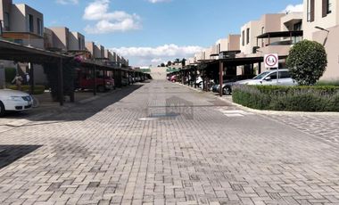 Casa en condominio en renta en San Jorge Pueblo Nuevo, Metepec, México