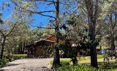 Cabaña  amueblada y decorada en Tapalpa Country Club, Tapalpa