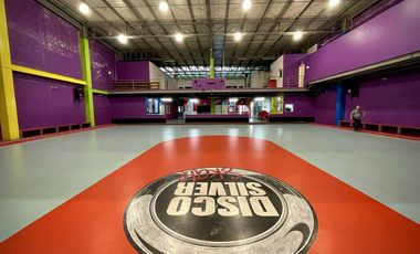 Venta de bodega o nave industrial  (antes Pista de Patinaje)