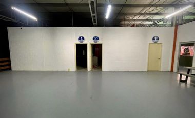 Venta de bodega o nave industrial  (antes Pista de Patinaje)
