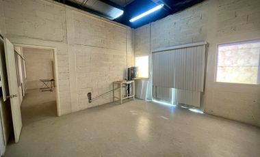 Venta de bodega o nave industrial  (antes Pista de Patinaje)