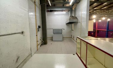 Venta de bodega o nave industrial  (antes Pista de Patinaje)