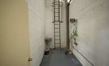 Venta de bodega o nave industrial  (antes Pista de Patinaje)