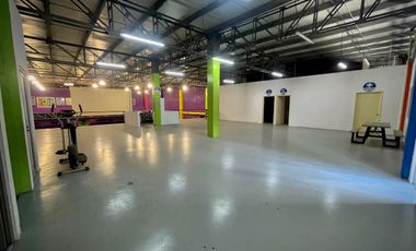 Venta de bodega o nave industrial  (antes Pista de Patinaje)