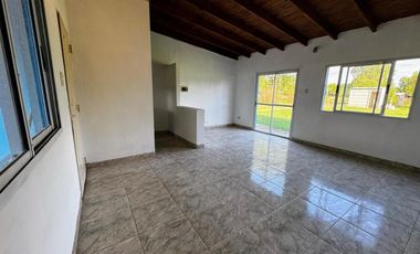 Casa en venta - 2 Dormitorios 1 Baño - Saladillo