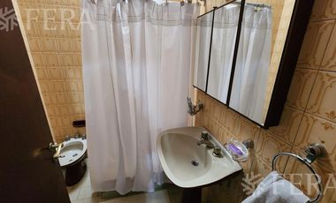 Venta casa de 4 ambientes con cochera y jardin en Ezpeleta