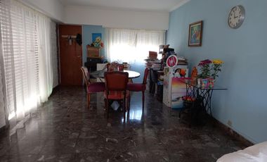 Departamento en venta - 2 Dormitorios 1 Baño - Lobos