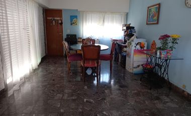 Departamento en venta - 2 Dormitorios 1 Baño - Lobos