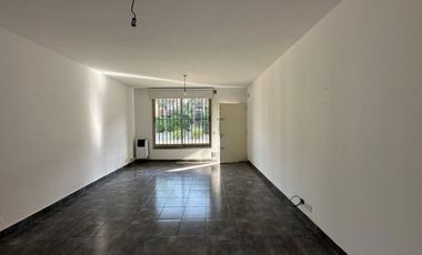 VENTA DEPARTAMENTO MONOAMBIENTE CON COCHERA  APTO CREDITO  VERDI 57