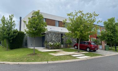 Casa en el Barrio Tipas